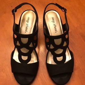 Black 2 inch heel shoes